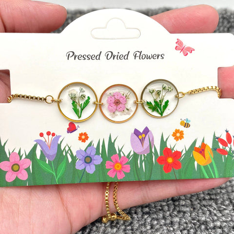 Genuine Pressed Flowers Round Charm 18K Gold Plated Adjustable Bracelet, Queen Anne's Lace and Baby's Breath