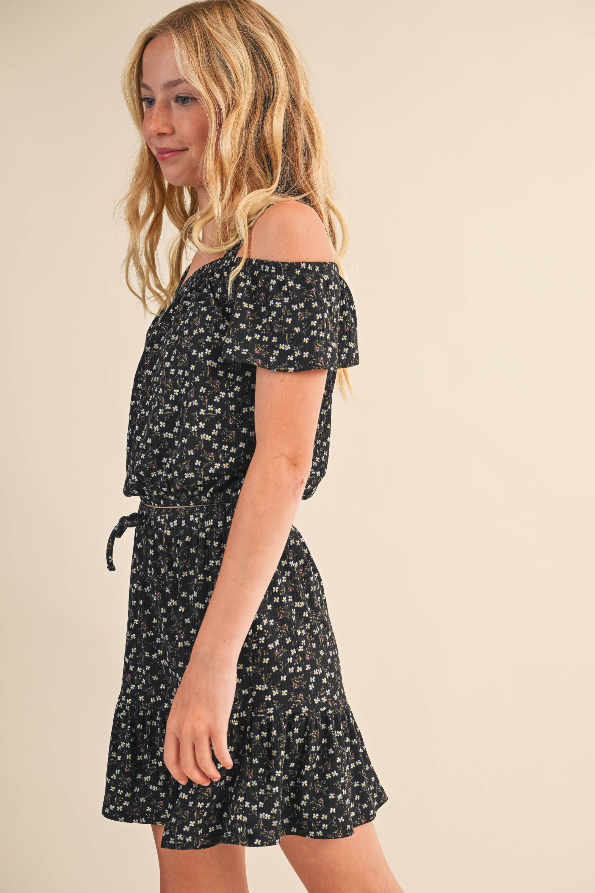 Tween and Teen Girls 2PC Off-Shoulder Top and Ruffled Skirt Set - Black Mini Floral