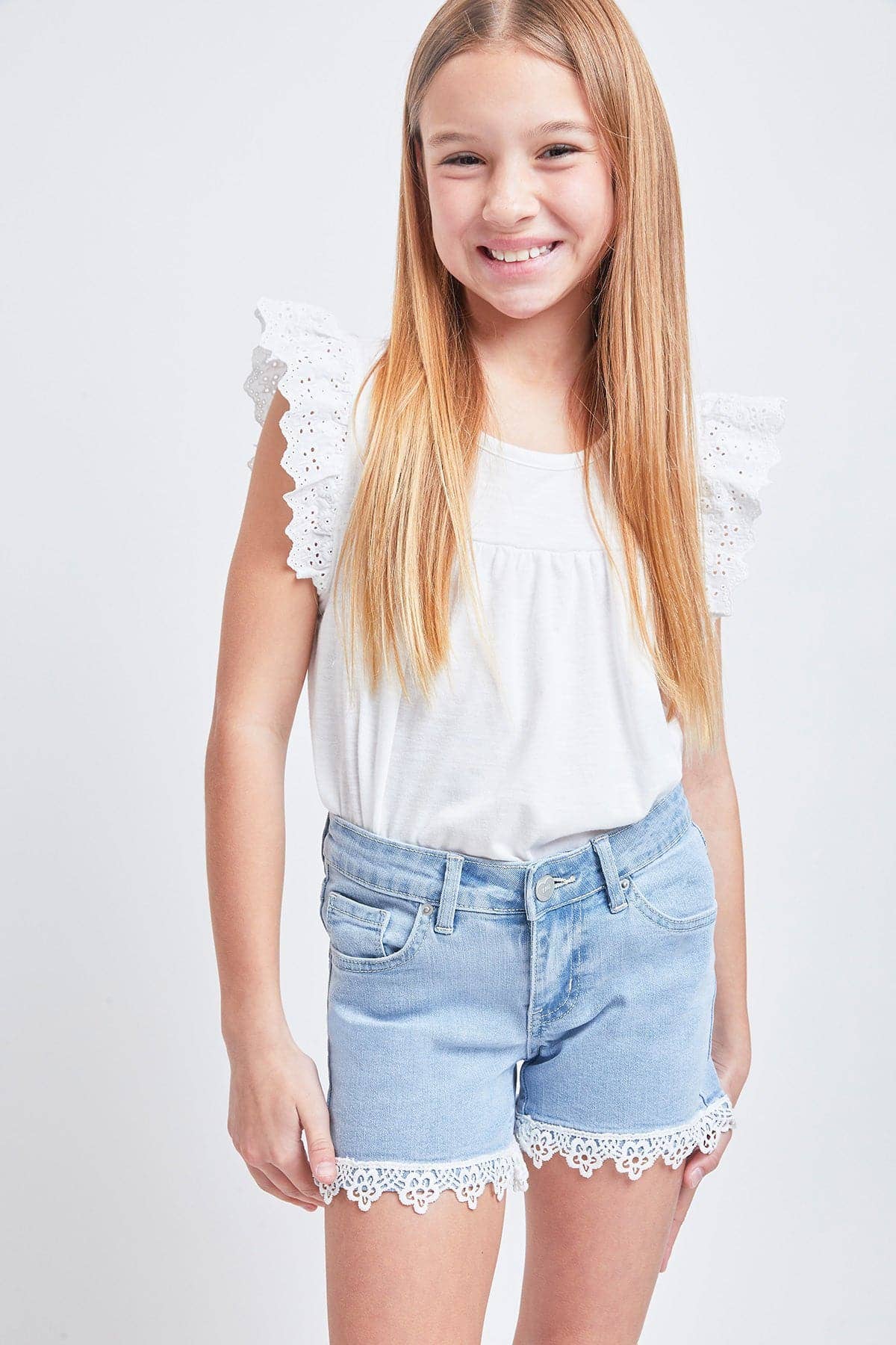 Tween/Teen Girls Guipure Lace Trim Denim Shorts - Light Wash