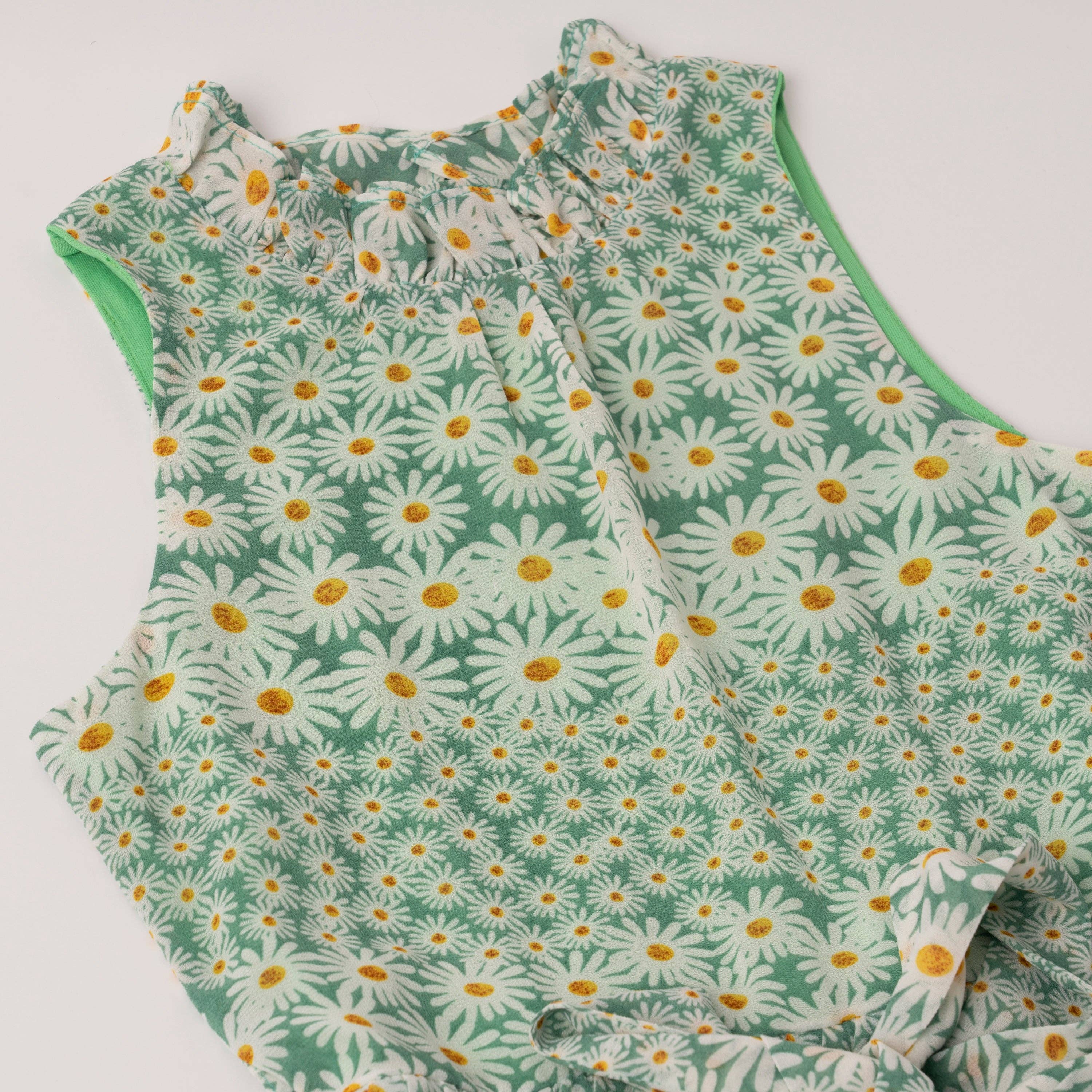 Mini/Tween Girls Tiered Chiffon Dress: Light Green Daisy chiffon dress