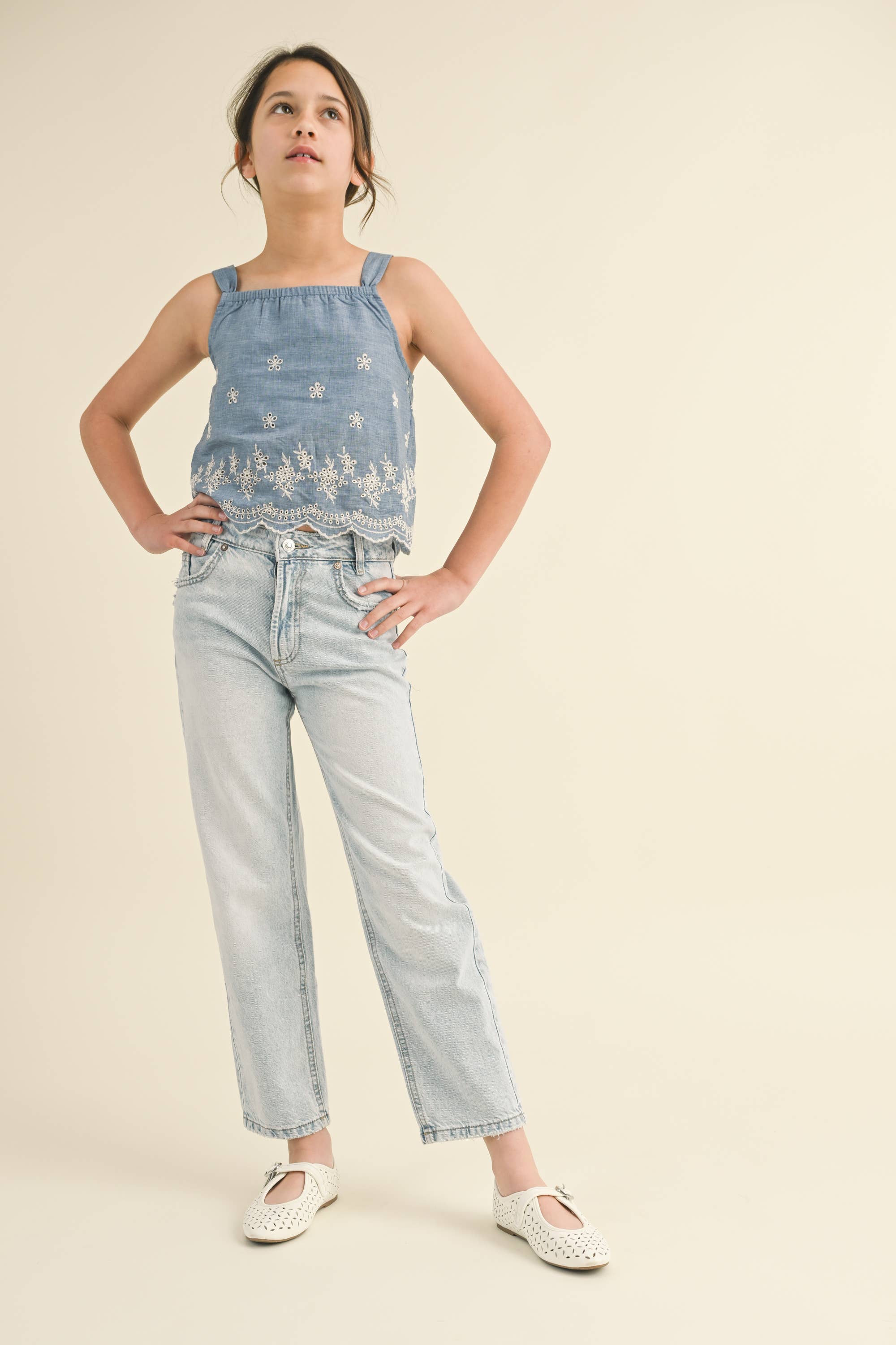 Tween/Teen Girls Embroidered Scalloped Hem Babydoll Chambray Top - Denim