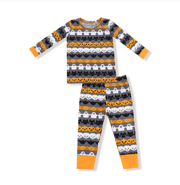 Glow-in-the-dark Halloween bamboo pajama set, paper garland orange, set front view