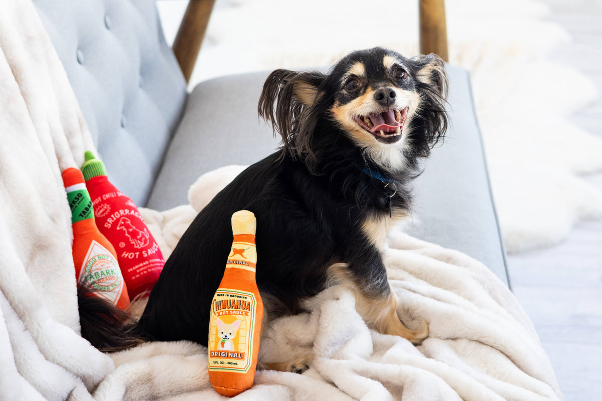 Hot Pupper Sauce plush dog toy set, dog with toys