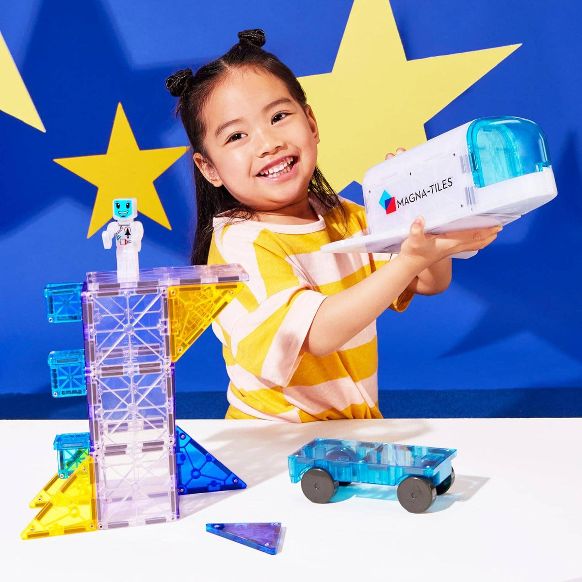 Magna-Tiles Space 32 piece set, play