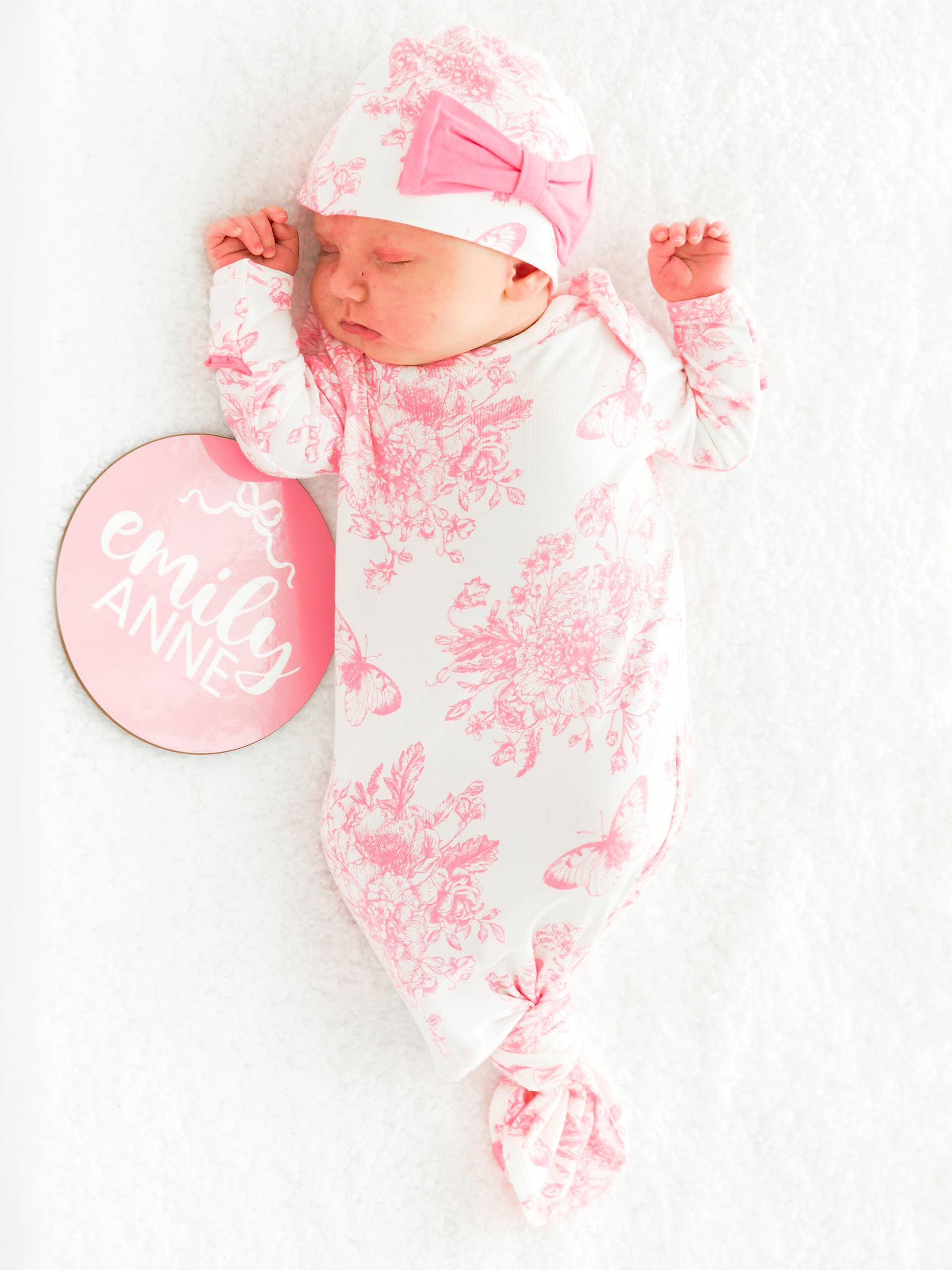 newborn baby knotted gown and beanie hat set with bow