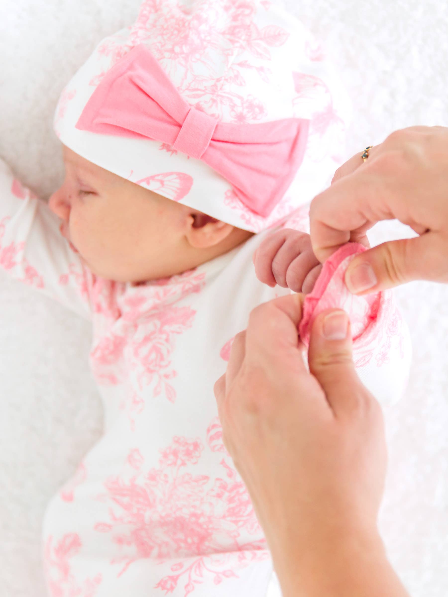 newborn baby knotted gown and beanie hat set with bow on hat, pink butterfly