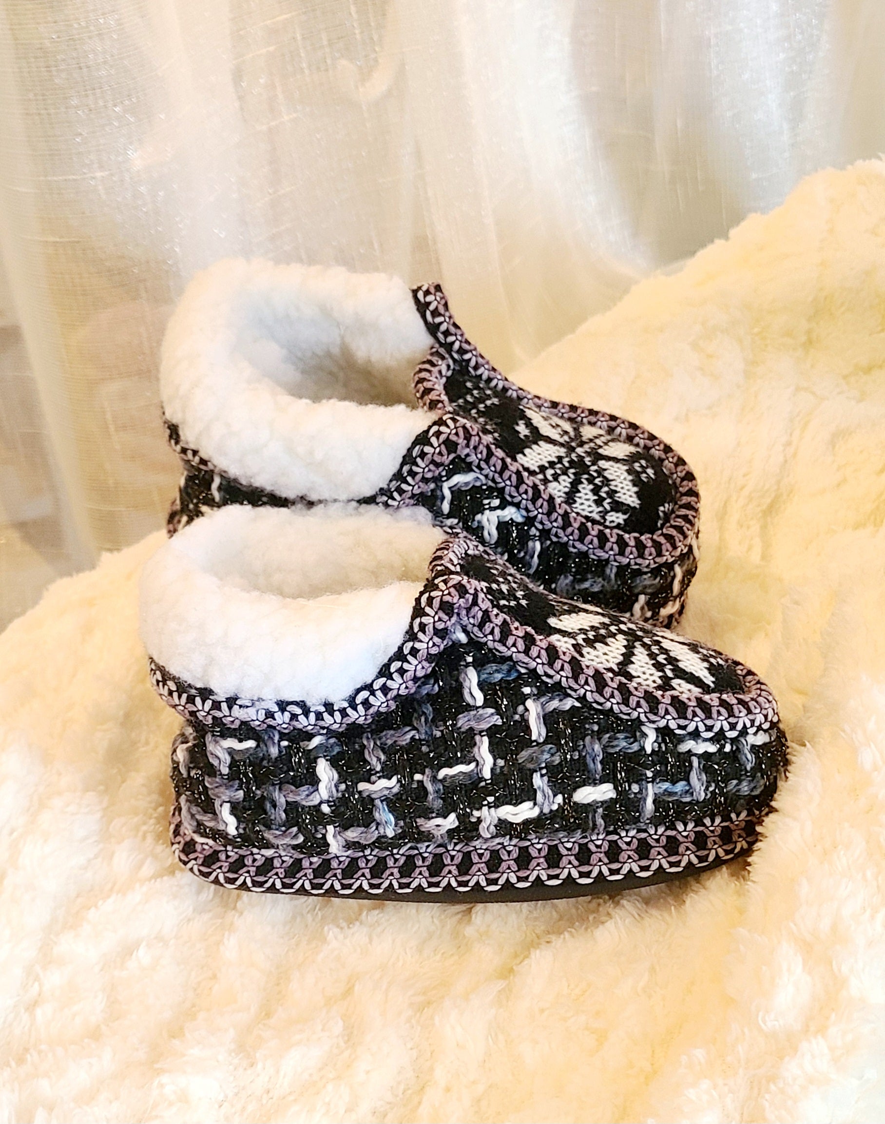 UNISEX Kids Winter Knit Sherpa Fleece Lined Moccasin Booties, Indoor/Outdoor Slippers, Natural & Blue