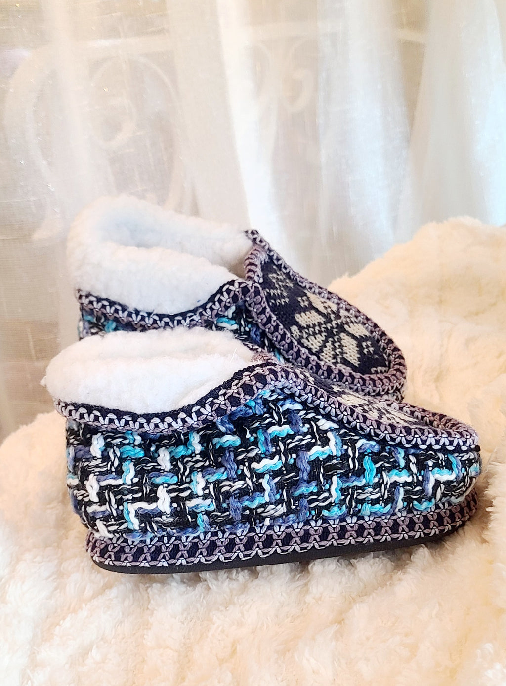 UNISEX Kids Winter Knit Sherpa Fleece Lined Moccasin Booties, Indoor/Outdoor Slippers, Tan & Bue