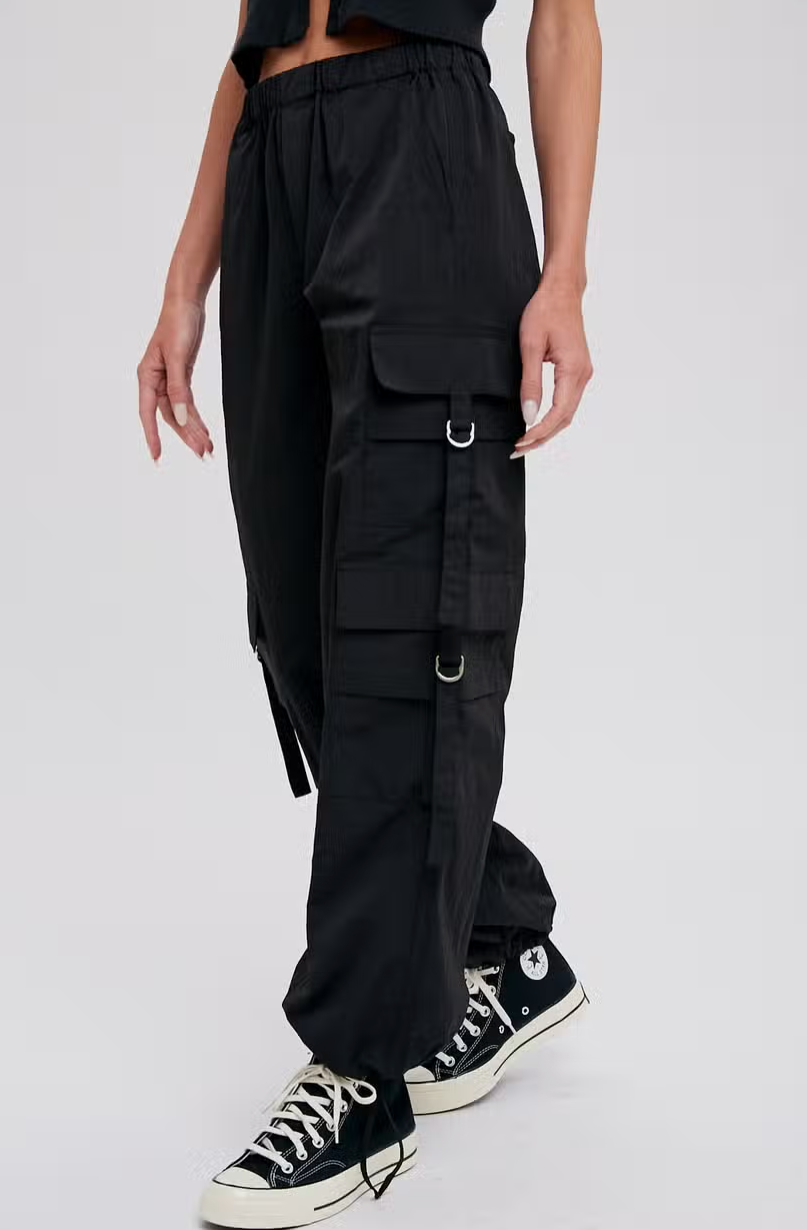 Women's parachute cargo pants, black, side pockets